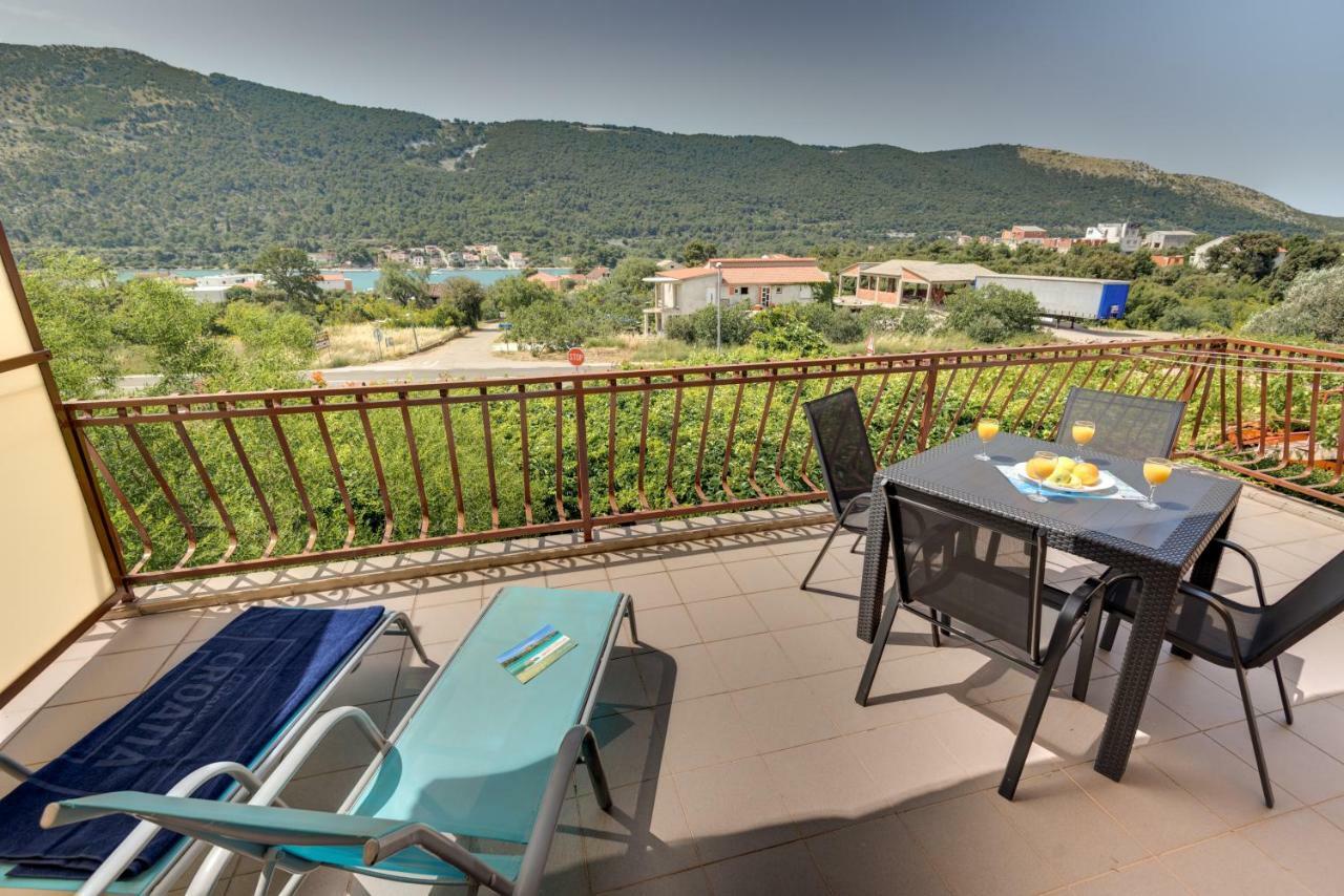 Cozy Apartment Stana In Grebastica Šibenik Екстериор снимка