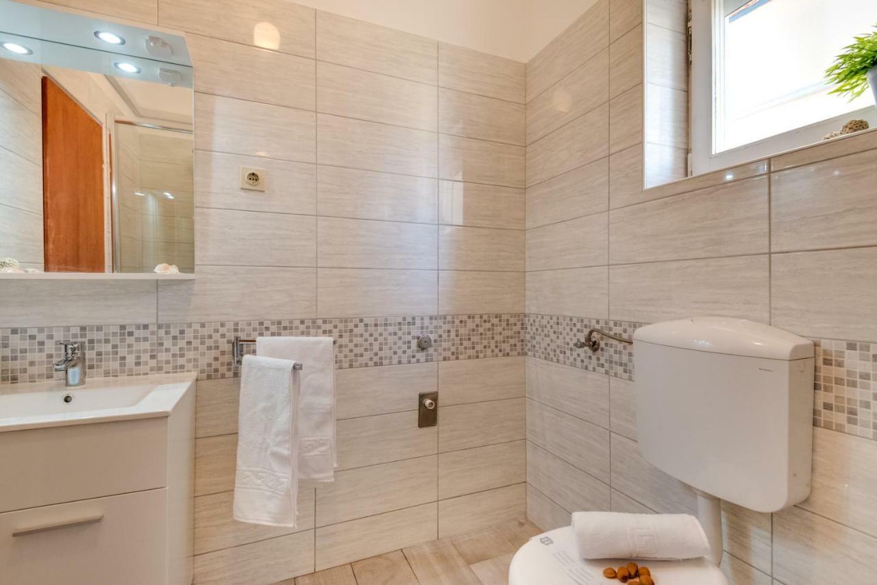 Cozy Apartment Stana In Grebastica Šibenik Екстериор снимка