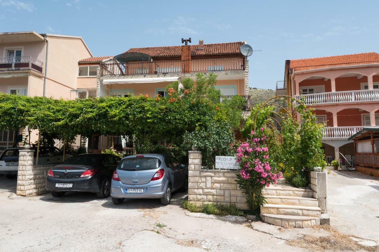 Cozy Apartment Stana In Grebastica Šibenik Екстериор снимка