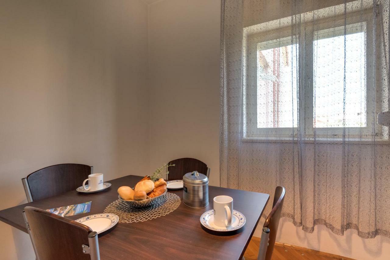 Cozy Apartment Stana In Grebastica Šibenik Екстериор снимка